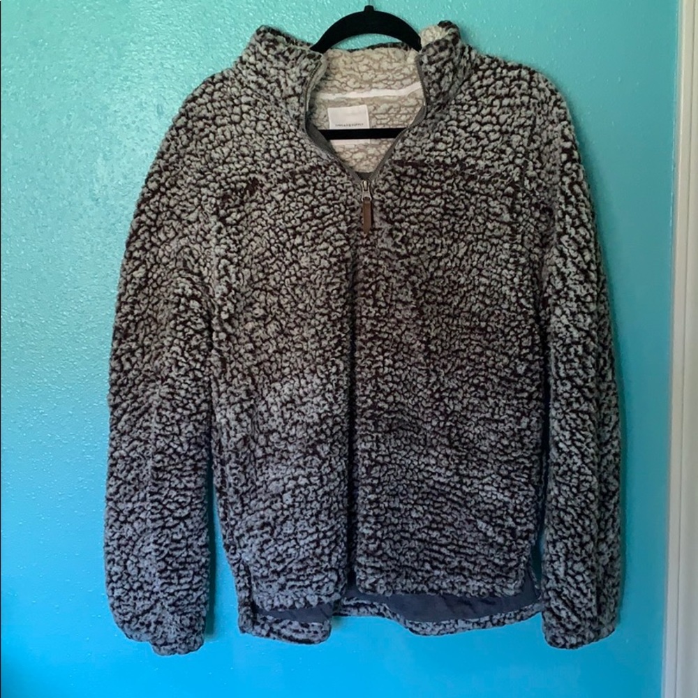 Thread supply fuzzy jacket